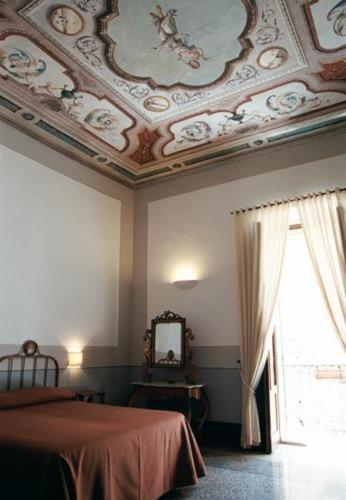 Hotel Palazzo D'Erchia Κονβερσάνο Δωμάτιο φωτογραφία