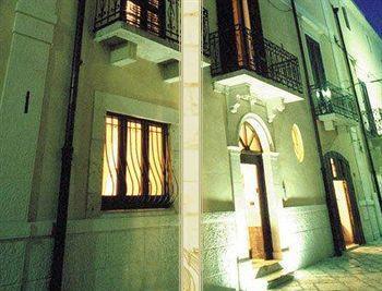 Hotel Palazzo D'Erchia Κονβερσάνο Εξωτερικό φωτογραφία