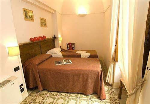 Hotel Palazzo D'Erchia Κονβερσάνο Εξωτερικό φωτογραφία